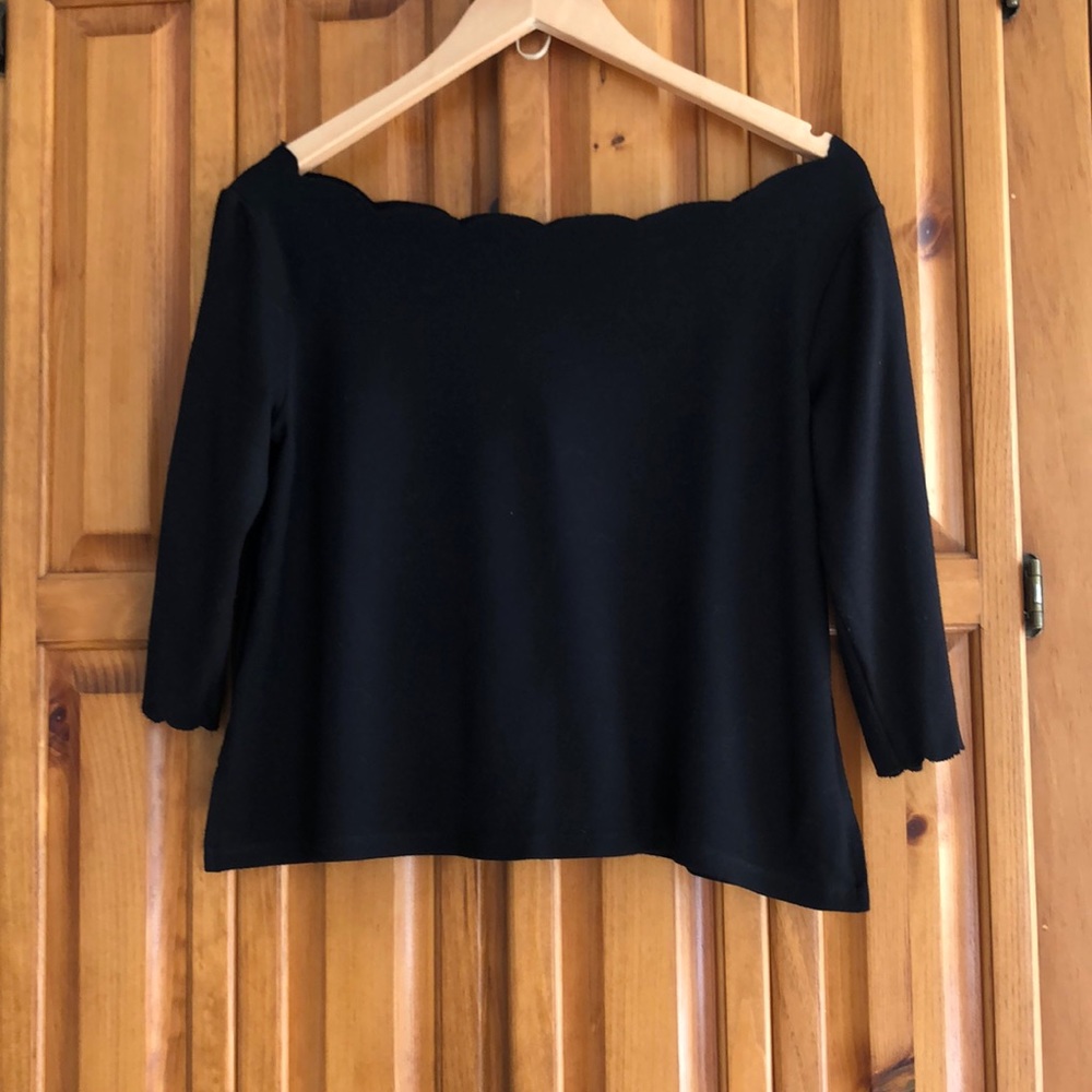 Anthropologie scallop trim black boxy crop top.